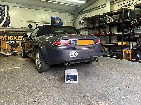 Mazda MX-5 2007 upgraded with Sony XAV-AX1005DB CarPlay Stereo