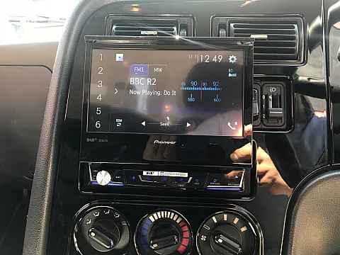 TX4 Black Cab / Pioneer AVH-Z7100DAB