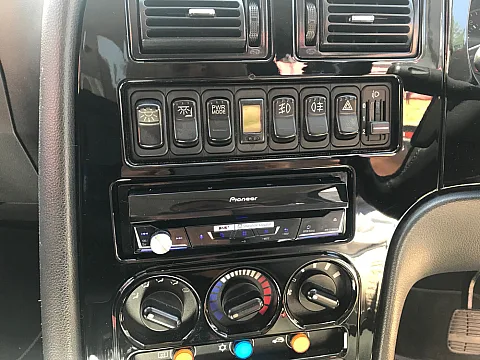 TX4 Black Cab / Pioneer AVH-Z7100DAB