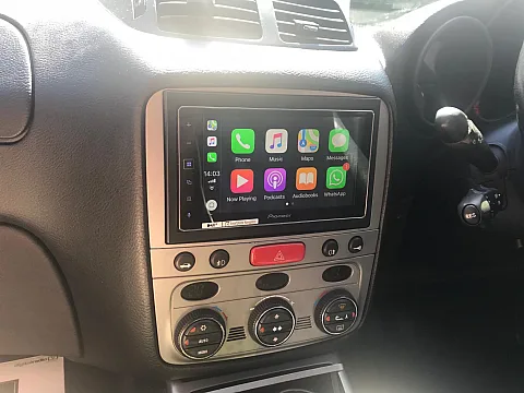 Alfa Romeo GT 2005 / Pioneer SPH-DA130DAB