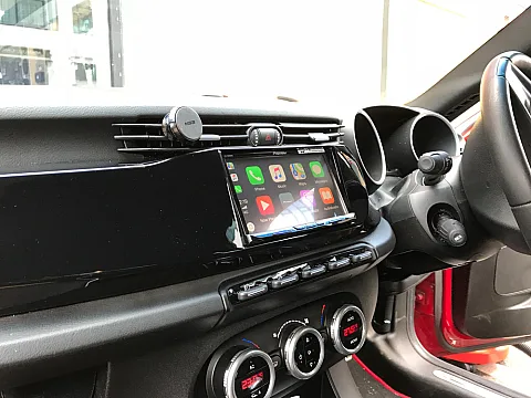 Alfa Romeo Giulietta - 2011 / Pioneer AVH-Z5000DAB