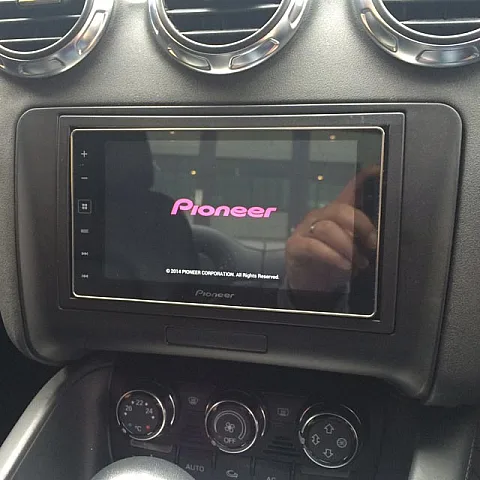 Audi TT Mark 2 / Pioneer SPH-DA120