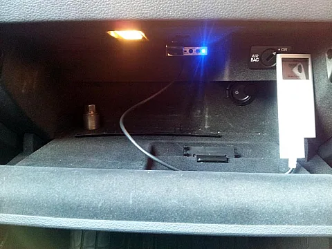 Audi Q7 - Dension 500S BT Bluetooth, iPod/iPhone, Aux and USB Solution