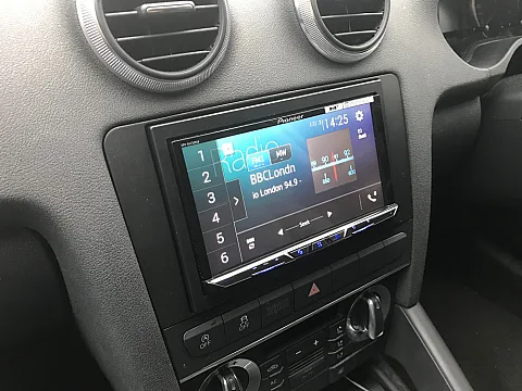 Pioneer SPH-DA230DAB Installed in Audi A3 2010