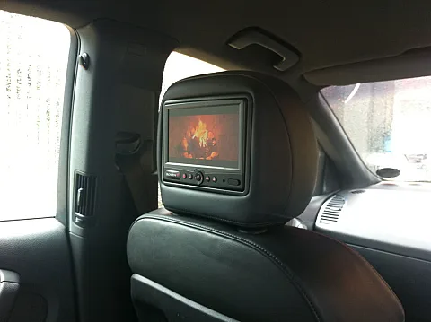 AUDI Q7 2007  Rosen Headrest