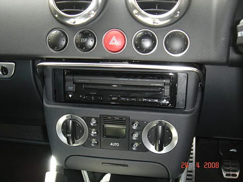 AUDI TT - KENWOOD KVT-729DVD MOTORISED SCREEN