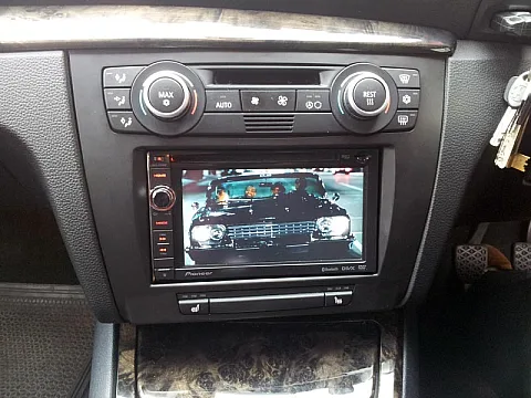 BMW 1 Series - Pioneer AVIC-F930BT Sat Nav System