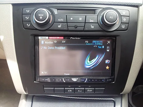 BMW 1 Series (2012) - Pioneer AVH-4400BT Double Din Screen