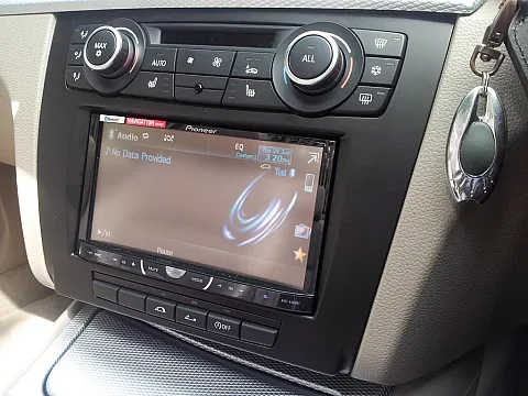 BMW 1 Series (2012) - Pioneer AVH-4400BT Double Din Screen