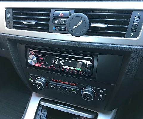 Pioneer DEH-3900BT - BMW E90 2007