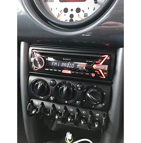 BMW Mini 2004 / Sony MEX-N4100BT