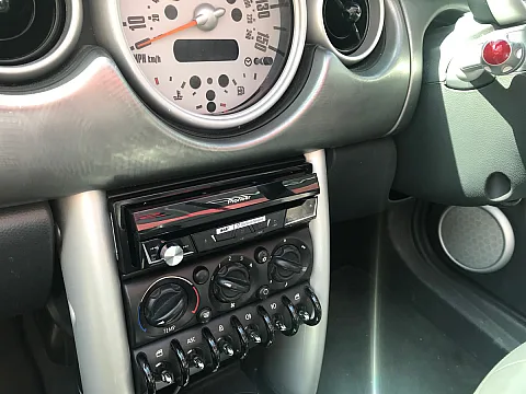 BMW Mini Convertible 2006 / Pioneer AVH-Z7100DAB