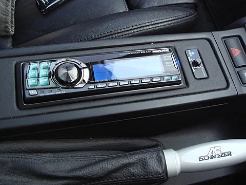 BMW 3 Series (E46) - Custom Panel in Centre Console for Sound Processor
