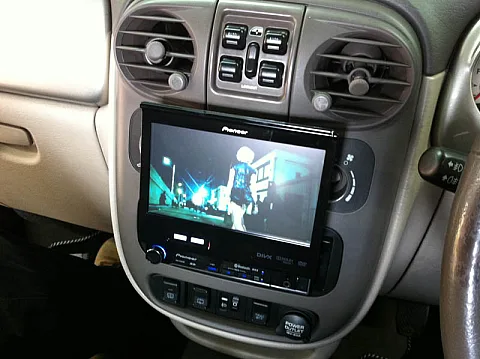 Chrysler PT Cruiser - Pioneer Screen AVH-6300BT
