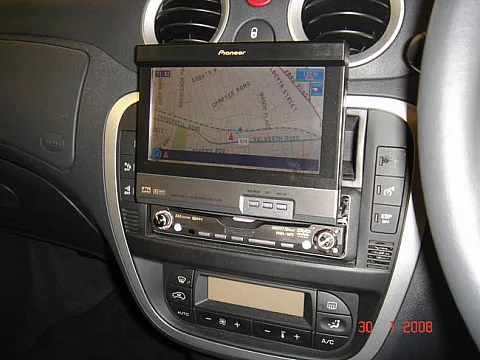 CITREON 2006 C2 - Pioneer AVIC-X1BT Navigation System