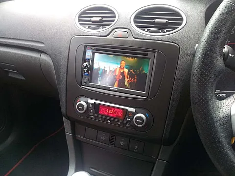 Ford Focus ST 2007 - Kenwood double din screen