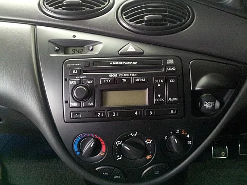 Ford Focus MK1 - Double Din Conversion with Pioneer AVIC-F930BT