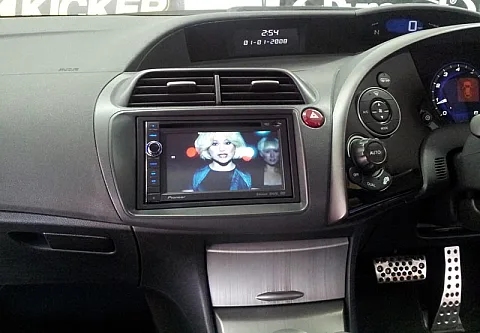 Pioneer AVIC-F940BT installed in Honda Civic 2007