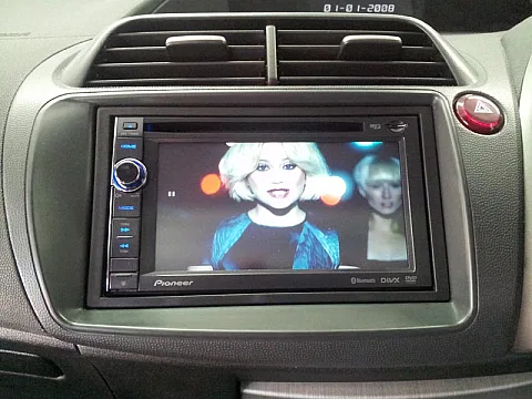Pioneer AVIC-F940BT installed in Honda Civic 2007