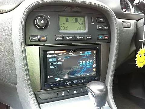 Jaguar S type 2004 - Pioneer AVH-4400BT Double Din Screen