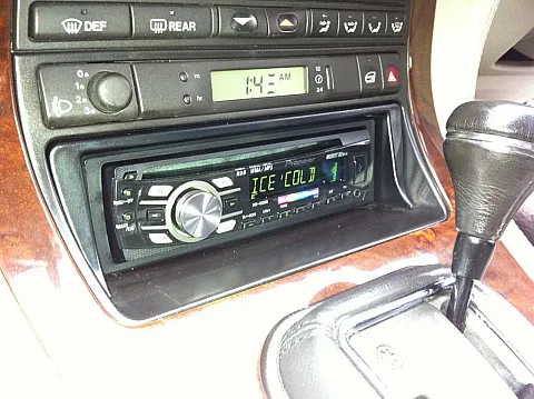 Jaguar XJ6 1994 - Pioneer DEH-4300UB