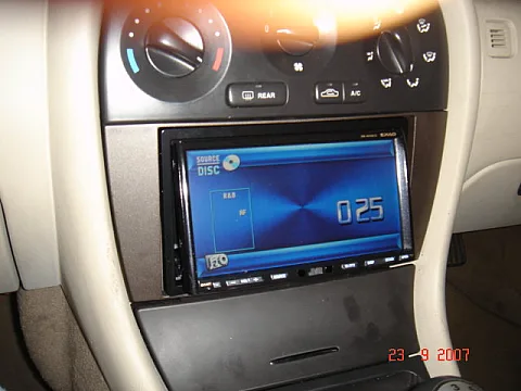 JAGUAR X TYPE 02 - JVC KW-AVX810 SCREEN