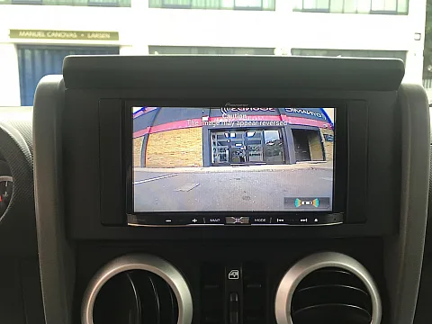 Pioneer AVIC-F80DAB / ND-BC8 - Jeep Wrangler 2010