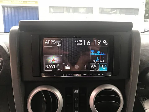 Pioneer AVIC-F80DAB / ND-BC8 - Jeep Wrangler 2010