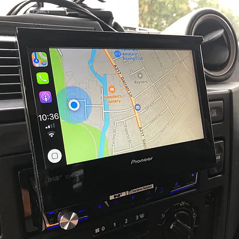 Landrover Defender 2013 / Pioneer AVH-Z7000DAB