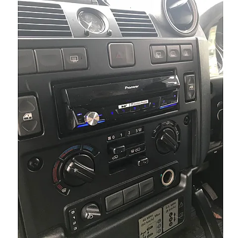 Landrover Defender 2013 / Pioneer AVH-Z7000DAB