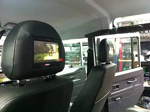 Land Rover Defender 2012 - Veba Headrest Screens