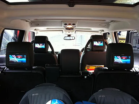 Landrover Discovery 3 2006 - Veba Screens in all headrests