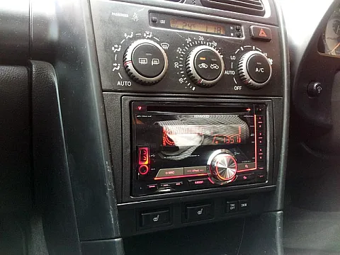 Lexus IS200 - Kenwood DPX-404U