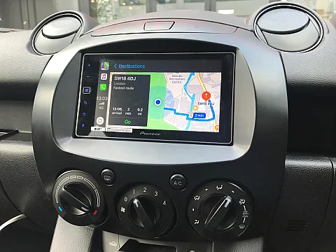 Mazda 2 - 2010 / Pioneer SPH-DA130DAB