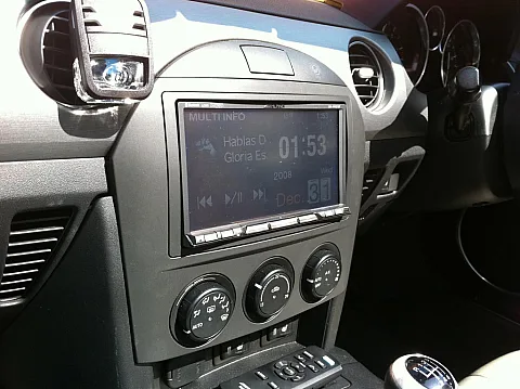 Mazda MX-5 2007 - Alpine IXA-W407BT