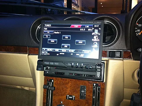 Mercedes SL 1989 - Kenwood DVD Screen
