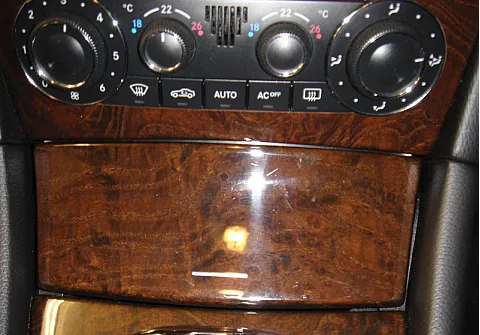 2005 MERCEDES C CLASS - Parrot CK3100 in ashtray