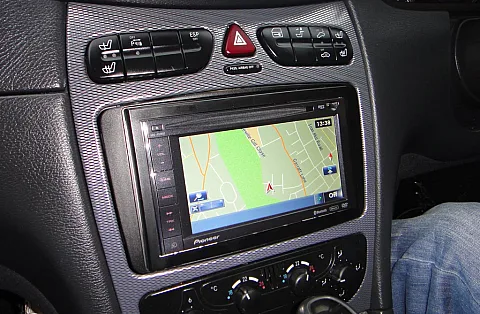 Mercedes CLK 2003 - Pioneer Navigation System