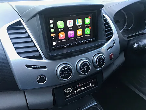 Mitsubishi L200 2010 / Pioneer AVH-Z5100DAB !