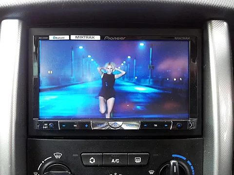 Peugeot 207 (09) - Pioneer AVH-8400BT Double Din Unit