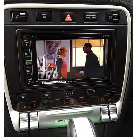 Porsche Cayenne / Pioneer AVH-X2700BT !!