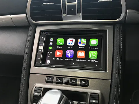 Porsche 997 2006 - Pioneer AVIC-F980DAB and Pioneer ND-BC8 rear camera