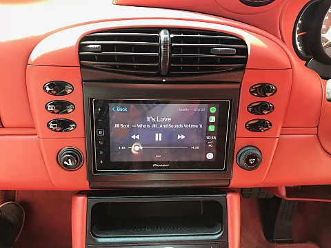 Porsche Boxster 2000 / Pioneer SPH-DA130DAB