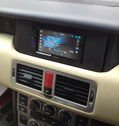 Range Rover double din conversion with Pioneer AVH-X2600BT DVD Bluetooth Stereo
