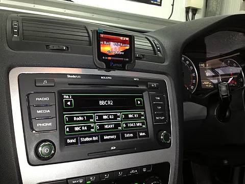Parrot MKi9200 Intstalled in Skoda Octavia 2010 !!