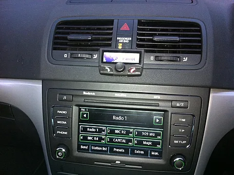 Skoda Yeti 2011 - Parrot CK3100 handsfree kit