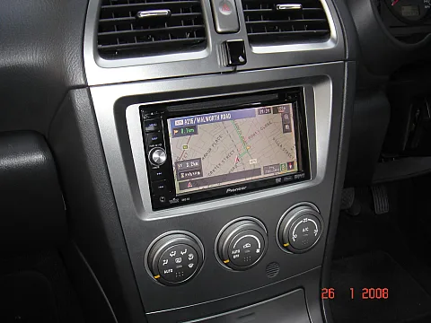SUBURU IMPREZA - PIONEER AVIC-D3BT DOUBLE DIN SCREEN