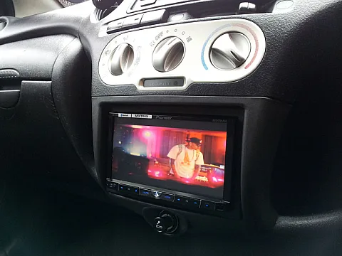 Pioneer AVH-8400BT Double Din Stereo install in Toyota Yaris 2005