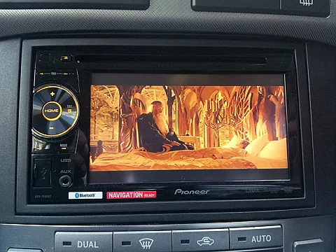 Toyota Avensis 2008 - Pioneer AVH-2400BT DVD Player
