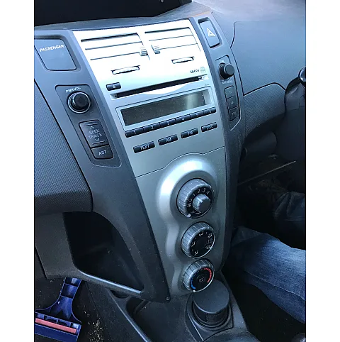 Pioneer SPH-DA120 Installed in Toyota Yaris 2007